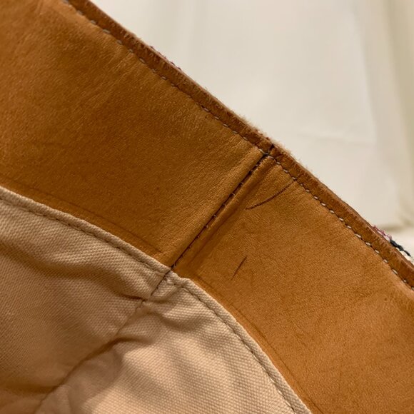 Burberry Cream and Brown Tote Bag with Iconic Design - Picture 14 of 16